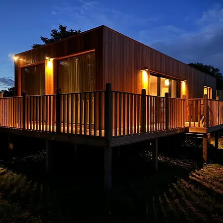 Unbox At Poplar Tree Villa Durham Exterior photo