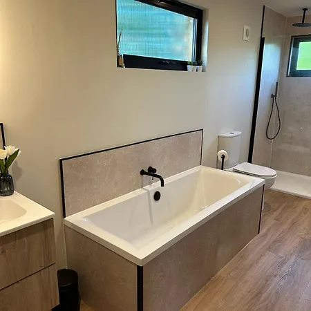 Unbox At Poplar Tree Villa Durham Exterior photo