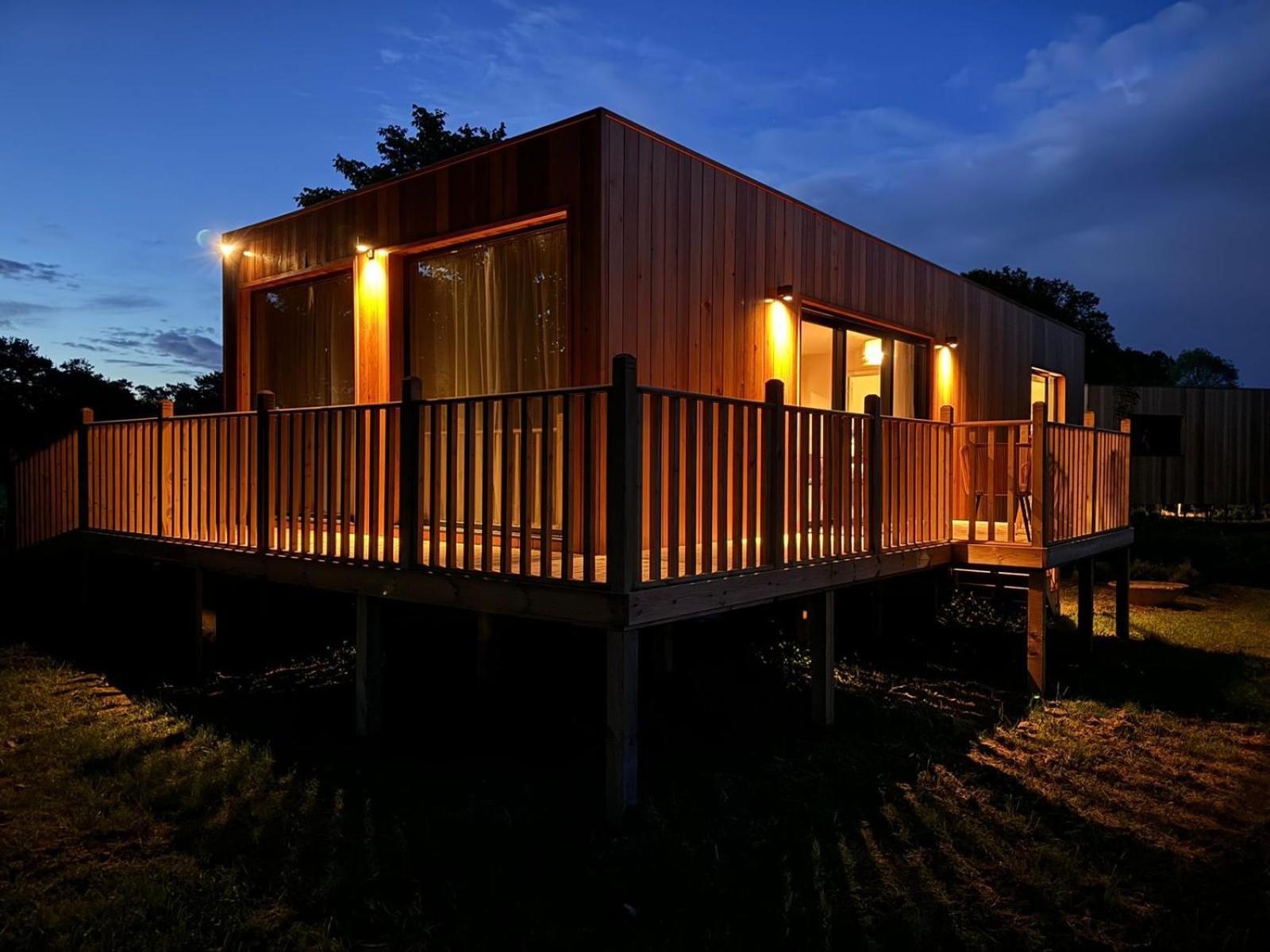Unbox At Poplar Tree Holiday home