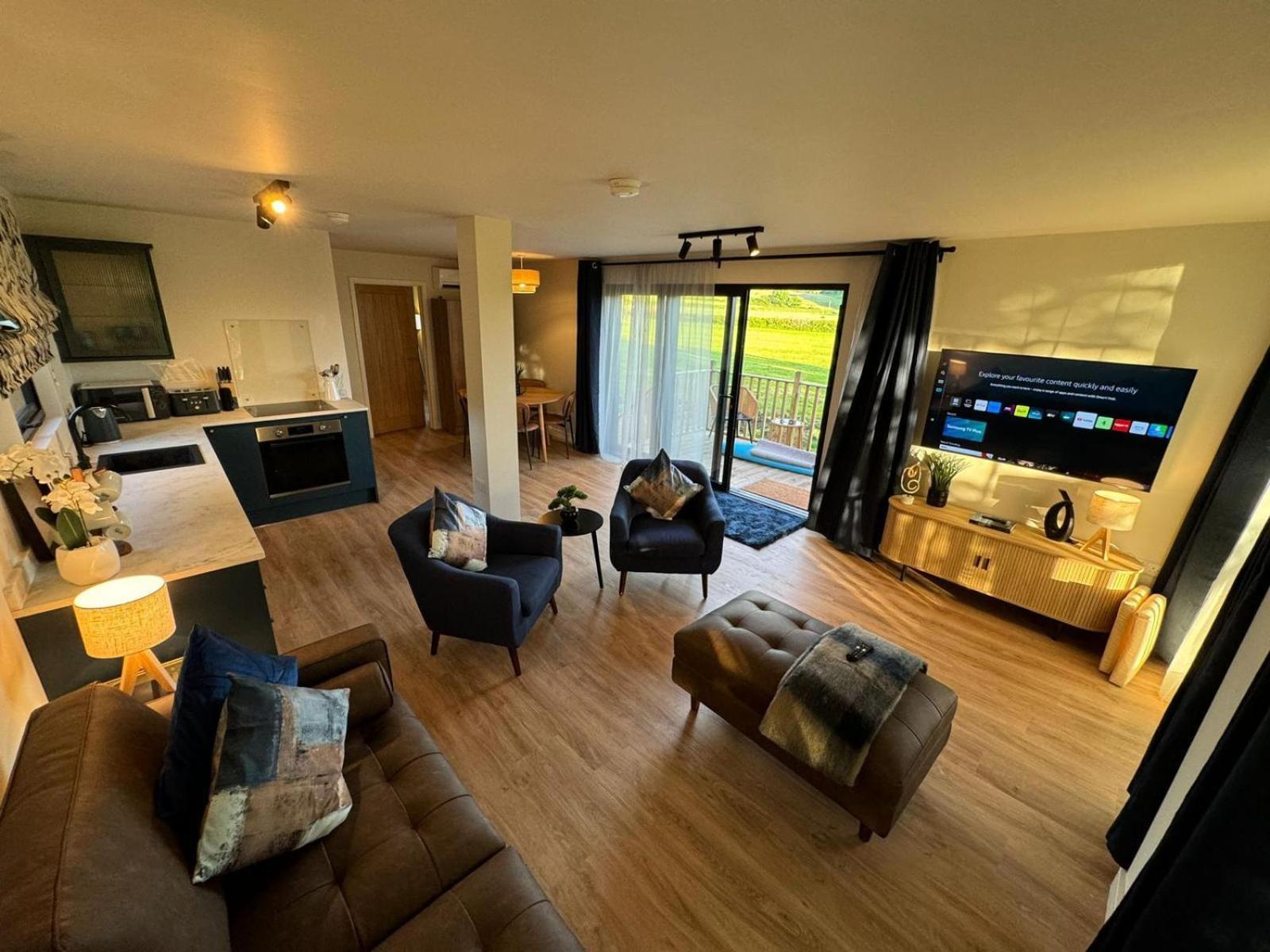 Unbox At Poplar Tree Holiday home Durham