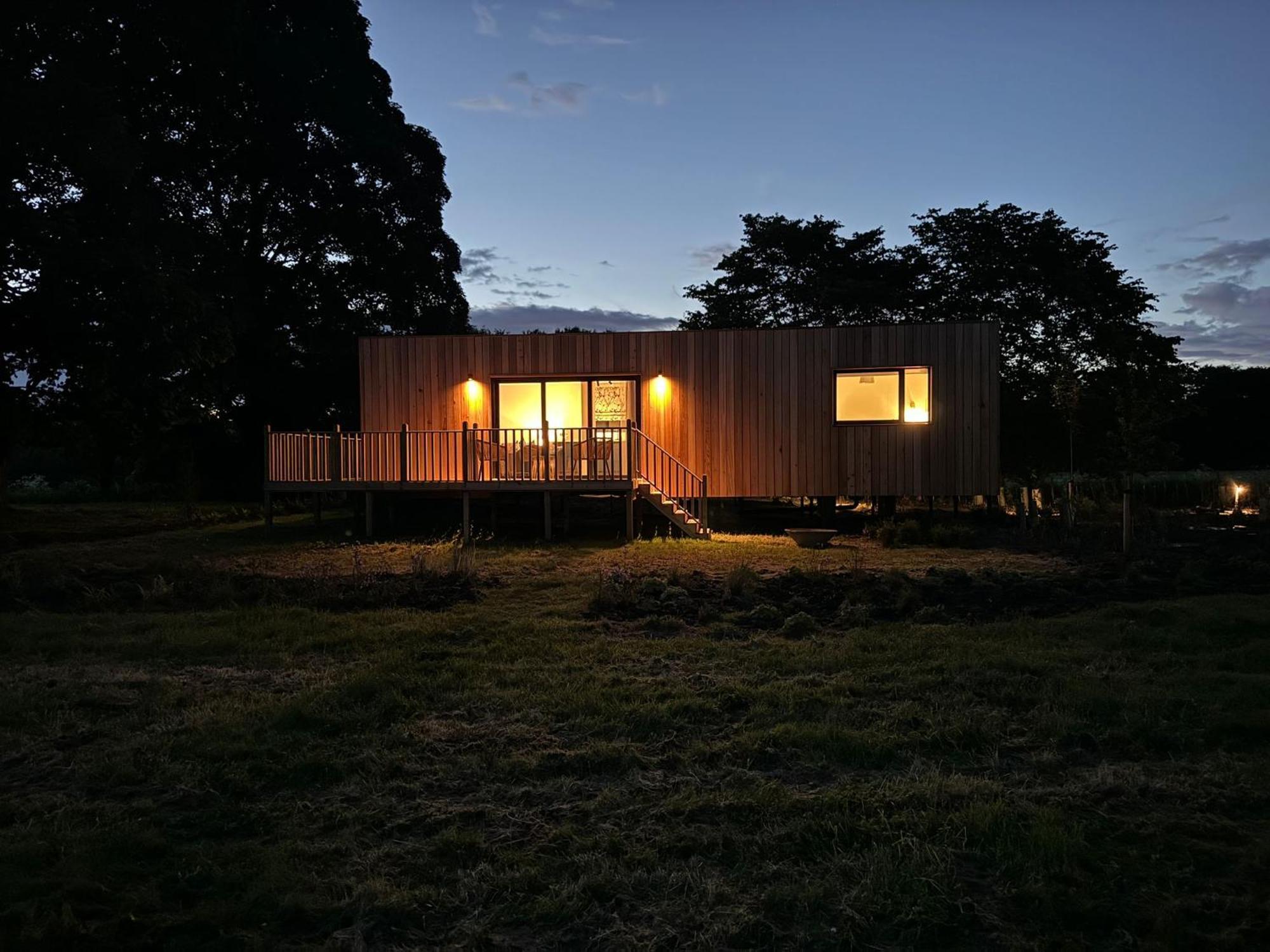 Unbox At Poplar Tree Holiday home