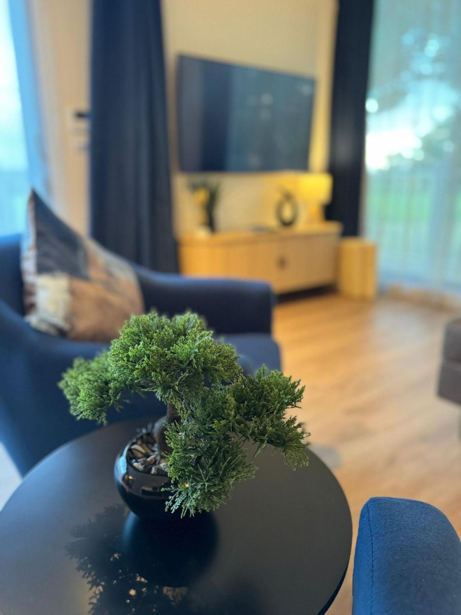Unbox At Poplar Tree Holiday home