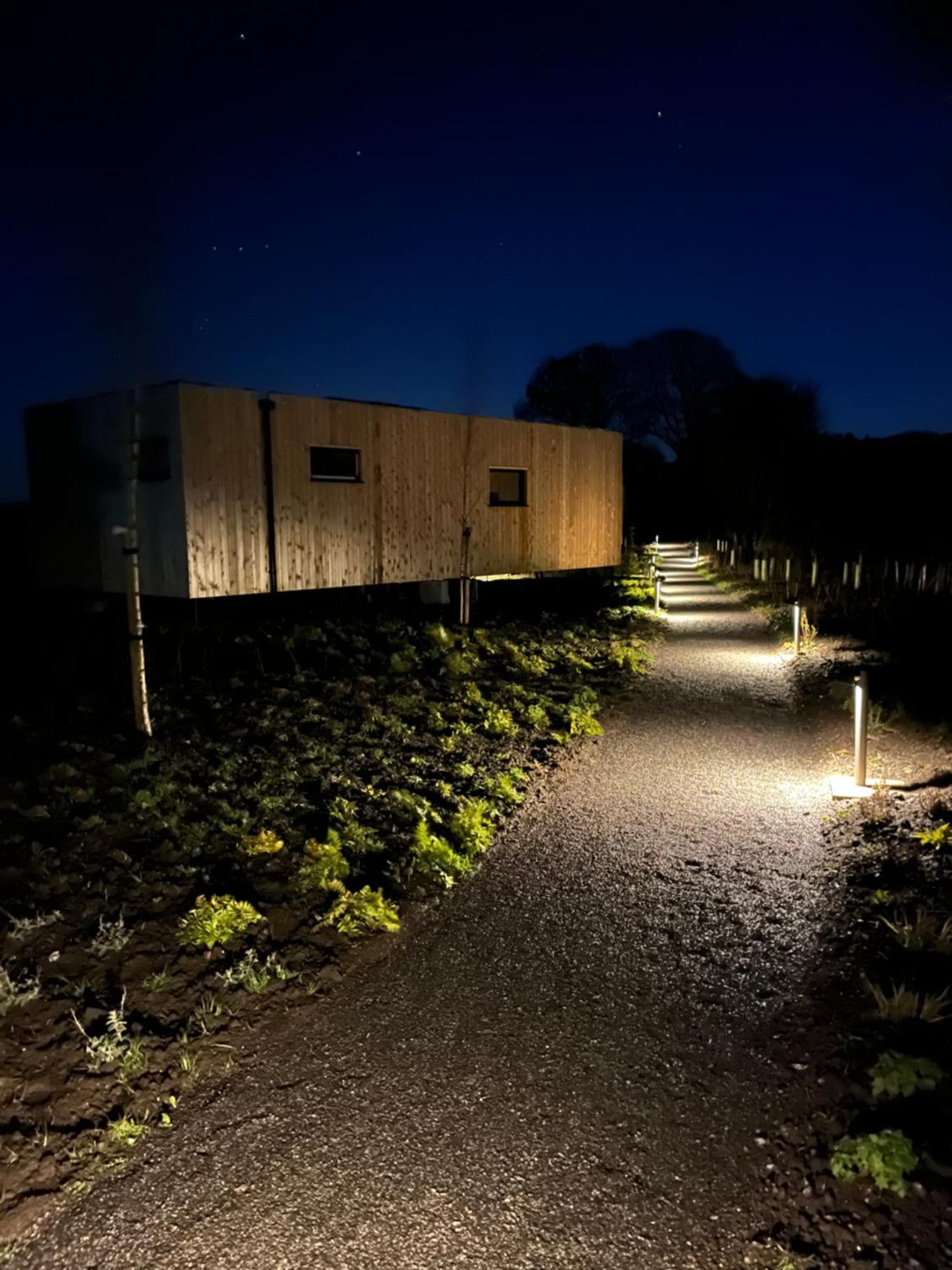 Unbox At Poplar Tree Holiday home *